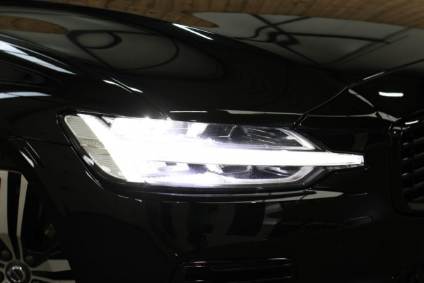 Volvo V60 2.0 T8 Twin Engine AWD R-Design *Pano*H/K*360 Camera*Leder* Volvo V60 2.0 T8 Twin Engine AWD R-Design *Pano*H/K*360 Camera*Leder*
