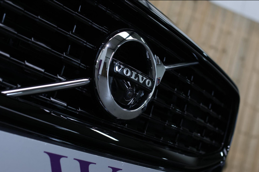 Volvo V60 2.0 T8 Twin Engine AWD R-Design *Pano*H/K*360 Camera*Leder* Volvo V60 2.0 T8 Twin Engine AWD R-Design *Pano*H/K*360 Camera*Leder*