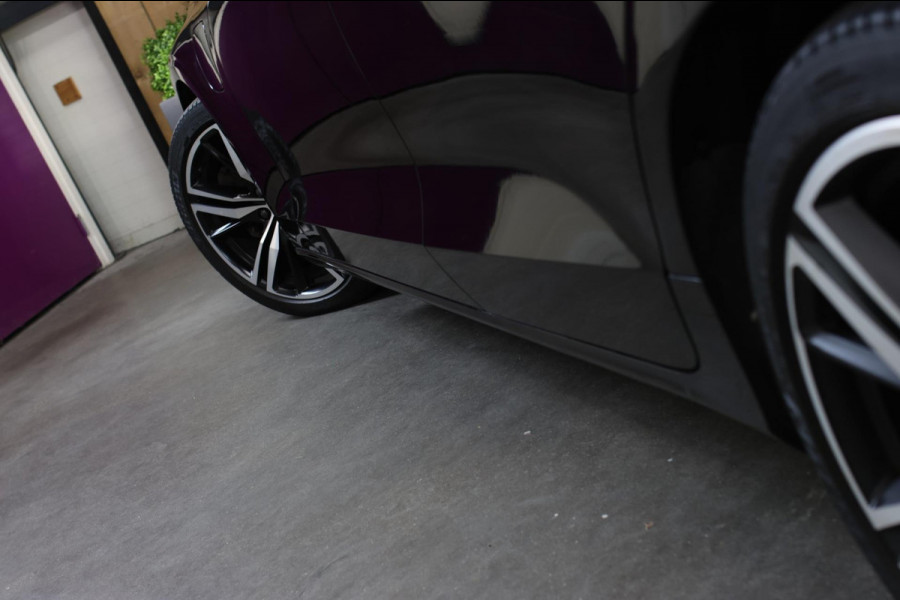 Volvo V60 2.0 T8 Twin Engine AWD R-Design *Pano*H/K*360 Camera*Leder* Volvo V60 2.0 T8 Twin Engine AWD R-Design *Pano*H/K*360 Camera*Leder*
