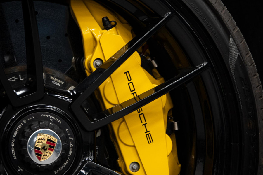 Porsche 911 3.8 Turbo S *Keramisch / Akrapovic / Carbon-interieur / BOSE / Schuif-/kanteldak* Porsche 911 3.8 Turbo S *Keramisch / Akrapovic / Carbon-interieur / BOSE / Schuif-/kanteldak*