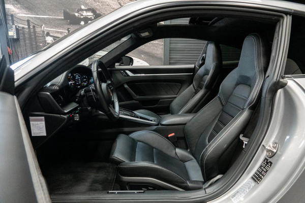 Porsche 911 3.8 Turbo S *Keramisch / Akrapovic / Carbon-interieur / BOSE / Schuif-/kanteldak* Porsche 911 3.8 Turbo S *Keramisch / Akrapovic / Carbon-interieur / BOSE / Schuif-/kanteldak*