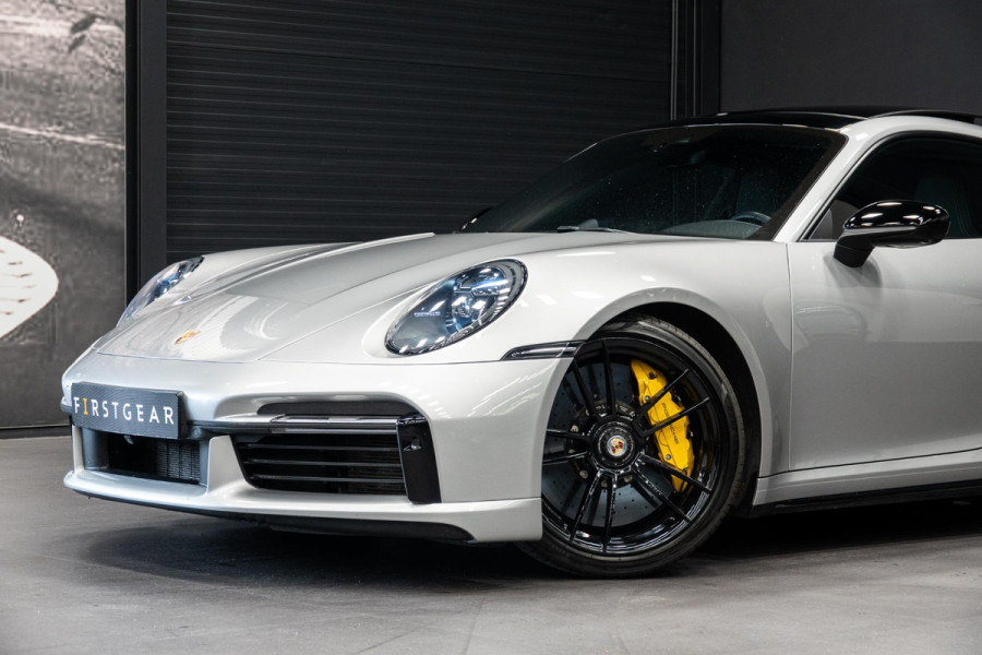 Porsche 911 3.8 Turbo S *Keramisch / Akrapovic / Carbon-interieur / BOSE / Schuif-/kanteldak* Porsche 911 3.8 Turbo S *Keramisch / Akrapovic / Carbon-interieur / BOSE / Schuif-/kanteldak*