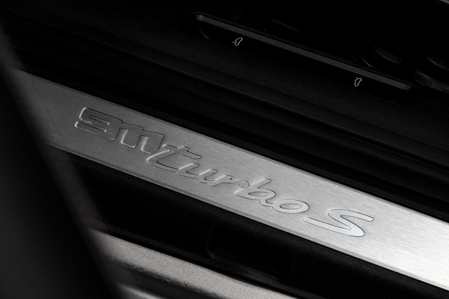 Porsche 911 3.8 Turbo S *Keramisch / Akrapovic / Carbon-interieur / BOSE / Schuif-/kanteldak* Porsche 911 3.8 Turbo S *Keramisch / Akrapovic / Carbon-interieur / BOSE / Schuif-/kanteldak*