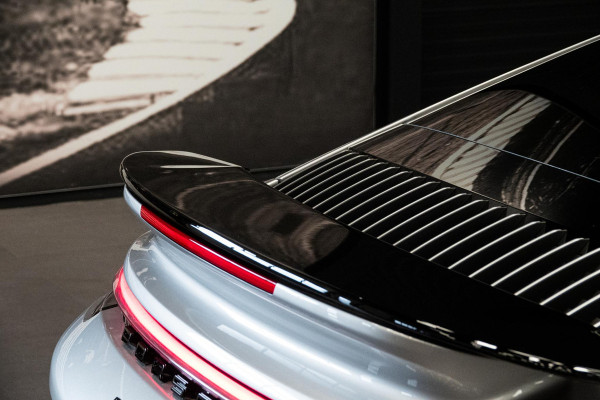 Porsche 911 3.8 Turbo S *Keramisch / Akrapovic / Carbon-interieur / BOSE / Schuif-/kanteldak* Porsche 911 3.8 Turbo S *Keramisch / Akrapovic / Carbon-interieur / BOSE / Schuif-/kanteldak*