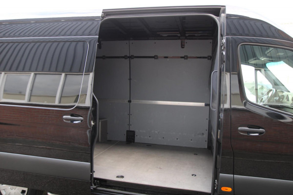 Mercedes-Benz Sprinter 2.2 CDI Automaat 143PK L2H2 / Camera / Navi / App connect / multi stuur Mercedes-Benz Sprinter 2.2 CDI Automaat 143PK L2H2 / Camera / Navi / App connect / multi stuur