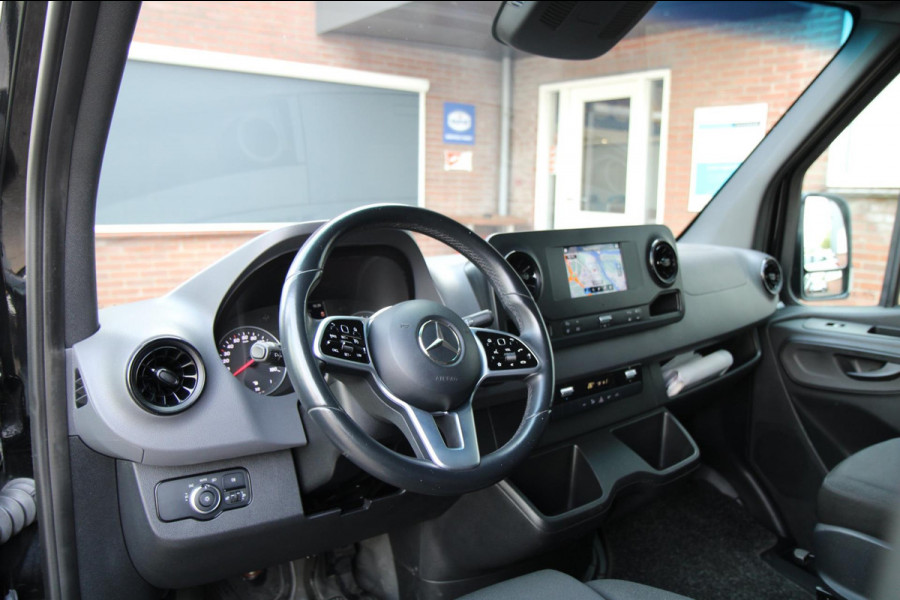 Mercedes-Benz Sprinter 2.2 CDI Automaat 143PK L2H2 / Camera / Navi / App connect / multi stuur Mercedes-Benz Sprinter 2.2 CDI Automaat 143PK L2H2 / Camera / Navi / App connect / multi stuur