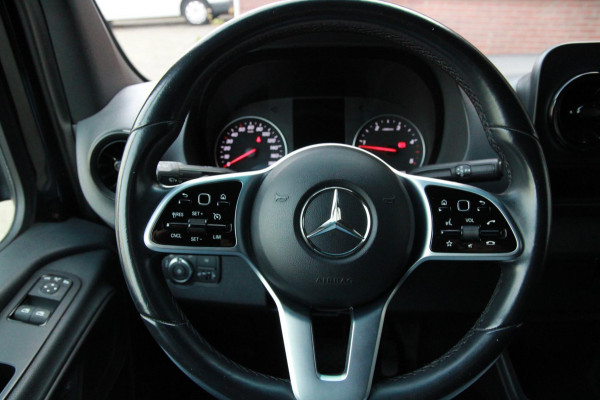 Mercedes-Benz Sprinter 2.2 CDI Automaat 143PK L2H2 / Camera / Navi / App connect / multi stuur Mercedes-Benz Sprinter 2.2 CDI Automaat 143PK L2H2 / Camera / Navi / App connect / multi stuur