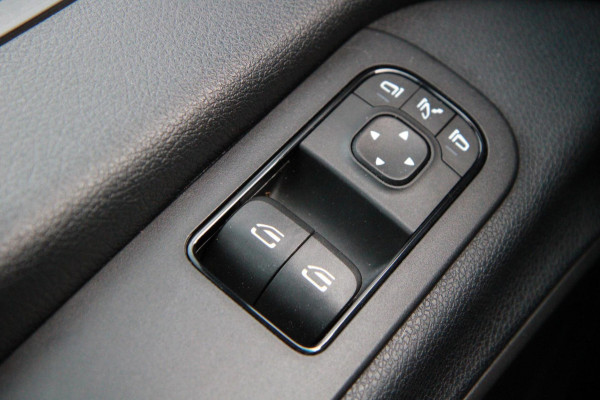 Mercedes-Benz Sprinter 2.2 CDI Automaat 143PK L2H2 / Camera / Navi / App connect / multi stuur Mercedes-Benz Sprinter 2.2 CDI Automaat 143PK L2H2 / Camera / Navi / App connect / multi stuur