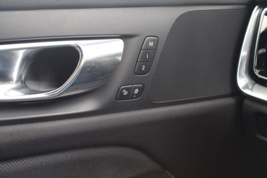 Volvo S60 2.0 B3 R-Design | zuid | Wegklapbare Trekhaak | Lederen Stoelbekleding | Climate Control | Cruise Control | Achteruitrijcamera |