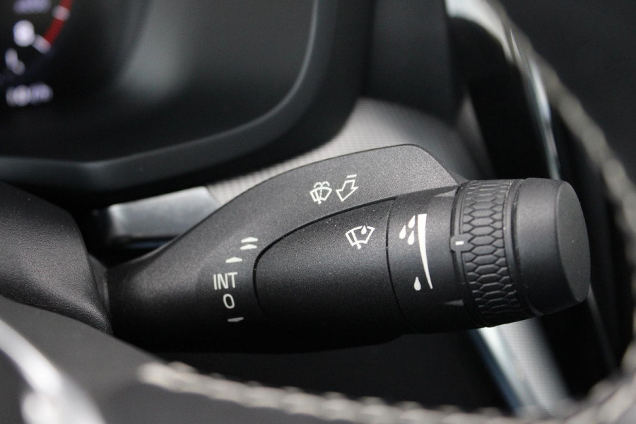 Volvo S60 2.0 B3 R-Design | zuid | Wegklapbare Trekhaak | Lederen Stoelbekleding | Climate Control | Cruise Control | Achteruitrijcamera |