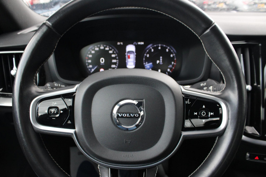 Volvo S60 2.0 B3 R-Design | zuid | Wegklapbare Trekhaak | Lederen Stoelbekleding | Climate Control | Cruise Control | Achteruitrijcamera |