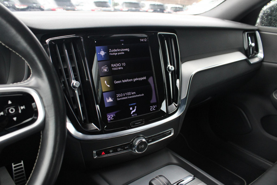 Volvo S60 2.0 B3 R-Design | zuid | Wegklapbare Trekhaak | Lederen Stoelbekleding | Climate Control | Cruise Control | Achteruitrijcamera |