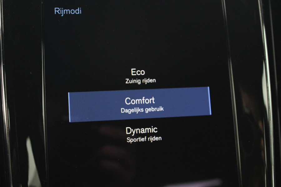 Volvo S60 2.0 B3 R-Design | zuid | Wegklapbare Trekhaak | Lederen Stoelbekleding | Climate Control | Cruise Control | Achteruitrijcamera |