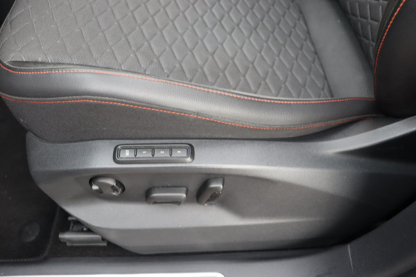 Seat Tarraco 1.5 TSI FR Business Intense 7persoons org. NL schuifdak el.klep camera's Seat Tarraco 1.5 TSI FR Business Intense 7persoons org. NL schuifdak el.klep camera's