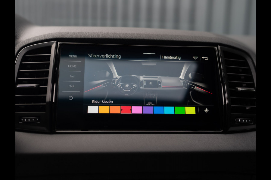 Škoda Karoq 1.5 TSI ACT Sportline Business | Panodak | Trekhaak wegkl. | 360 Camera | 19'' | Elk. A-klep | Prijs Rijklaar!! Škoda Karoq 1.5 TSI ACT Sportline Business | Panodak | Trekhaak wegkl. | 360 Camera | 19'' | Elk. A-klep | Prijs Rijklaar!!