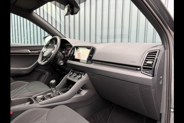 Škoda Karoq 1.5 TSI ACT Sportline Business | Panodak | Trekhaak wegkl. | 360 Camera | 19'' | Elk. A-klep | Prijs Rijklaar!! Škoda Karoq 1.5 TSI ACT Sportline Business | Panodak | Trekhaak wegkl. | 360 Camera | 19'' | Elk. A-klep | Prijs Rijklaar!!