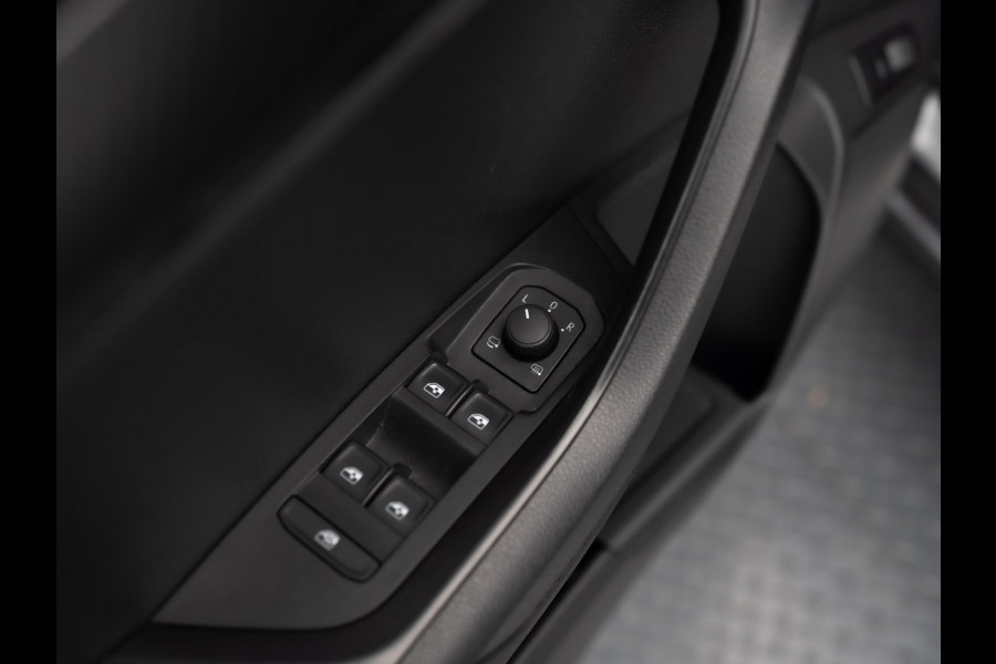 Škoda Karoq 1.5 TSI ACT Sportline Business | Panodak | Trekhaak wegkl. | 360 Camera | 19'' | Elk. A-klep | Prijs Rijklaar!! Škoda Karoq 1.5 TSI ACT Sportline Business | Panodak | Trekhaak wegkl. | 360 Camera | 19'' | Elk. A-klep | Prijs Rijklaar!!