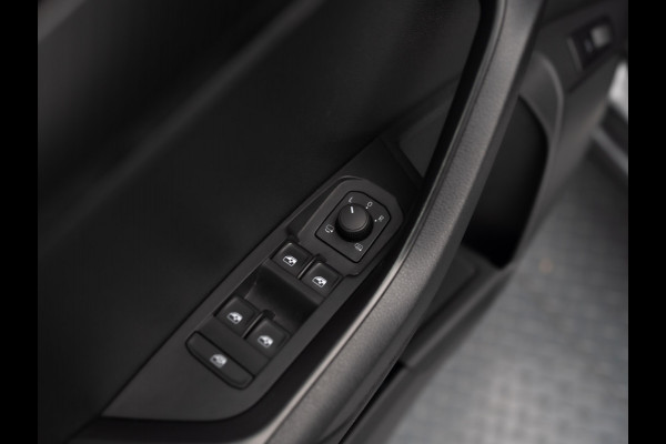 Škoda Karoq 1.5 TSI ACT Sportline Business | Panodak | Trekhaak wegkl. | 360 Camera | 19'' | Elk. A-klep | Prijs Rijklaar!! Škoda Karoq 1.5 TSI ACT Sportline Business | Panodak | Trekhaak wegkl. | 360 Camera | 19'' | Elk. A-klep | Prijs Rijklaar!!