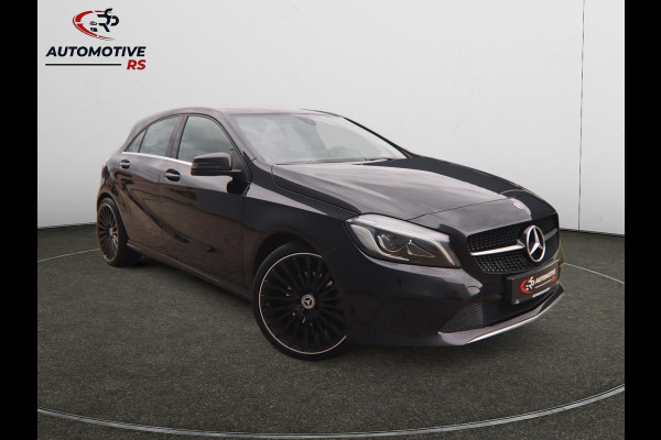 Mercedes-Benz A-Klasse 180 Business Solution AMG Aut.|19 Inch Camera Cruise Control led koplampen Navigatie Carplay & Android Auto Mercedes-Benz A-Klasse 180 Business Solution AMG Aut.|19 Inch Camera Cruise Control led koplampen Navigatie Carplay & Android Auto