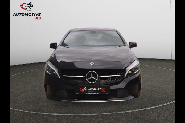 Mercedes-Benz A-Klasse 180 Business Solution AMG Aut.|19 Inch Camera Cruise Control led koplampen Navigatie Carplay & Android Auto Mercedes-Benz A-Klasse 180 Business Solution AMG Aut.|19 Inch Camera Cruise Control led koplampen Navigatie Carplay & Android Auto