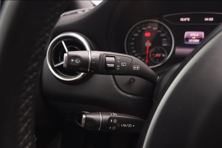 Mercedes-Benz A-Klasse 180 Business Solution AMG Aut.|19 Inch Camera Cruise Control led koplampen Navigatie Carplay & Android Auto Mercedes-Benz A-Klasse 180 Business Solution AMG Aut.|19 Inch Camera Cruise Control led koplampen Navigatie Carplay & Android Auto