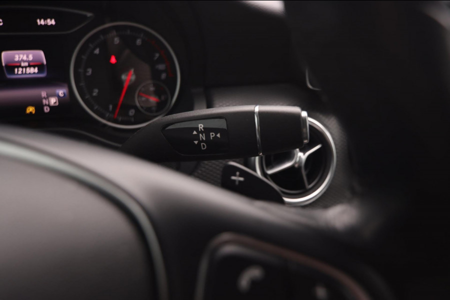 Mercedes-Benz A-Klasse 180 Business Solution AMG Aut.|19 Inch Camera Cruise Control led koplampen Navigatie Carplay & Android Auto Mercedes-Benz A-Klasse 180 Business Solution AMG Aut.|19 Inch Camera Cruise Control led koplampen Navigatie Carplay & Android Auto