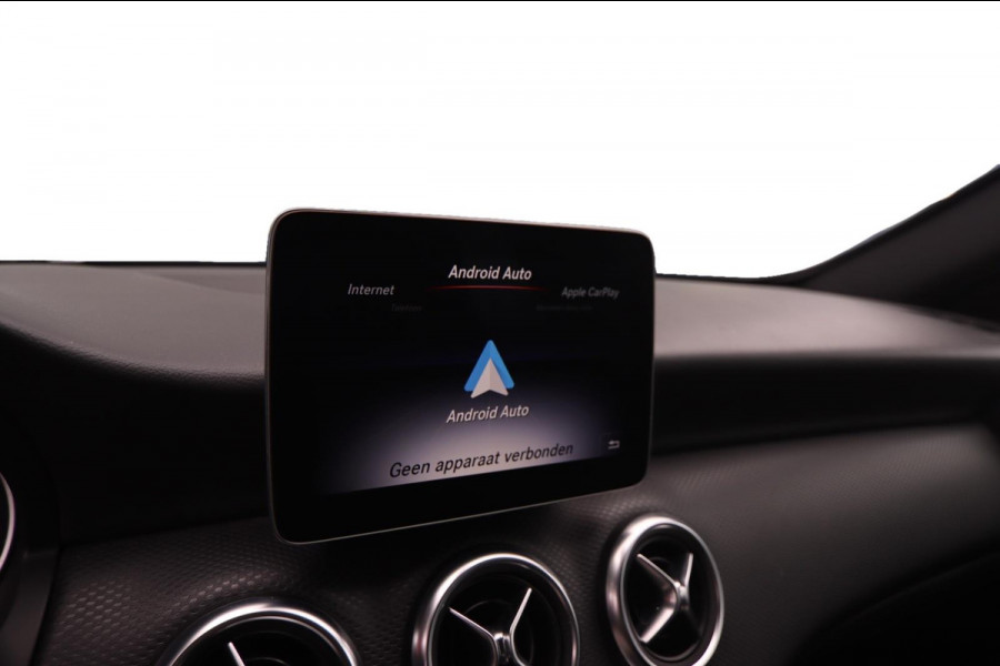 Mercedes-Benz A-Klasse 180 Business Solution AMG Aut.|19 Inch Camera Cruise Control led koplampen Navigatie Carplay & Android Auto Mercedes-Benz A-Klasse 180 Business Solution AMG Aut.|19 Inch Camera Cruise Control led koplampen Navigatie Carplay & Android Auto