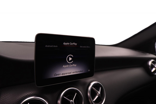 Mercedes-Benz A-Klasse 180 Business Solution AMG Aut.|19 Inch Camera Cruise Control led koplampen Navigatie Carplay & Android Auto Mercedes-Benz A-Klasse 180 Business Solution AMG Aut.|19 Inch Camera Cruise Control led koplampen Navigatie Carplay & Android Auto