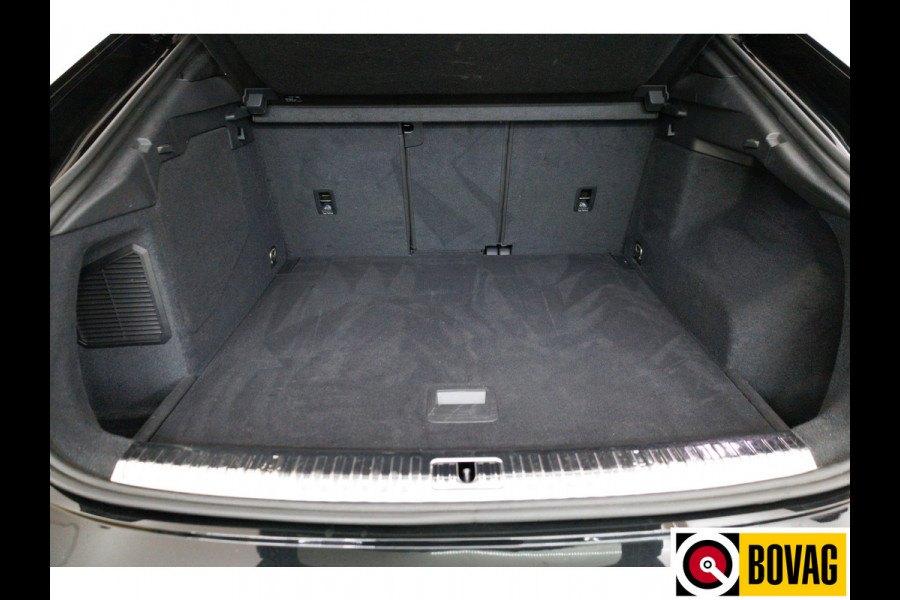 Audi Q3 Sportback 45 TFSI e S Edition 245 PK | 2x Sline | Panoramadak | Trekhaak elec. | Sonos audio | Navigatie, Cruise, PDC V+ A, App. connect. Audi Q3 Sportback 45 TFSI e S Edition 245 PK | 2x Sline | Panoramadak | Trekhaak elec. | Sonos audio | Navigatie, Cruise, PDC V+ A, App. connect.