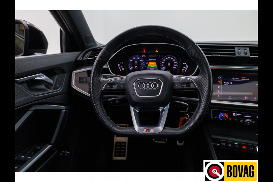 Audi Q3 Sportback 45 TFSI e S Edition 245 PK | 2x Sline | Panoramadak | Trekhaak elec. | Sonos audio | Navigatie, Cruise, PDC V+ A, App. connect. Audi Q3 Sportback 45 TFSI e S Edition 245 PK | 2x Sline | Panoramadak | Trekhaak elec. | Sonos audio | Navigatie, Cruise, PDC V+ A, App. connect.