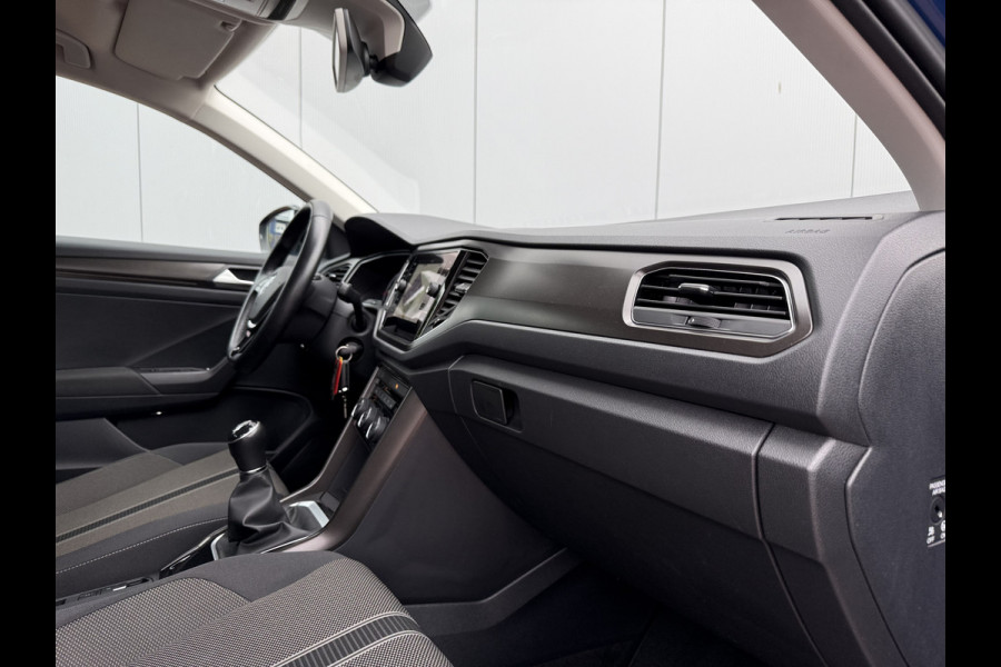 Volkswagen T-Roc 1.0 TSI 116pk Style | ACC | Full Led | Trekhaak