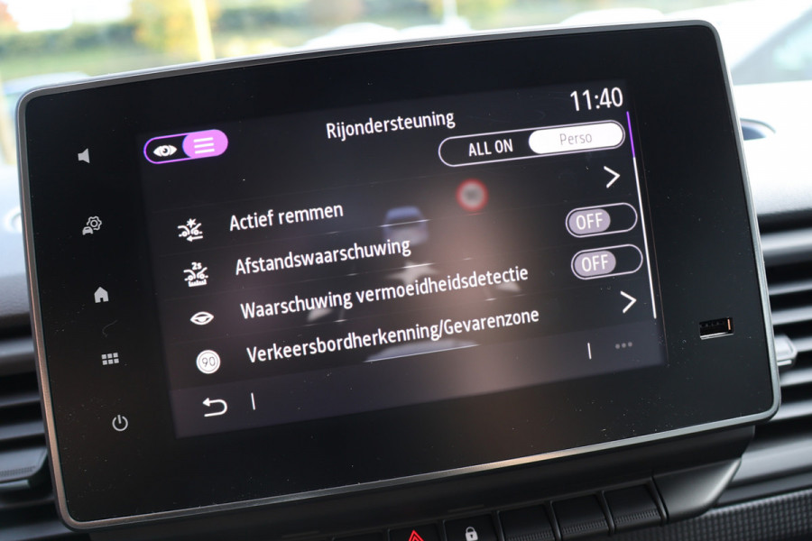 Renault Trafic 2.0 dCi 150 PK DC | CarPlay | PDC | Cruise control | Lane Assist | DAB | 6-Zitter | Keyless go | Spoilerkit | BPM Vrij | Dubbel Cabine | Fabrieksgarantie