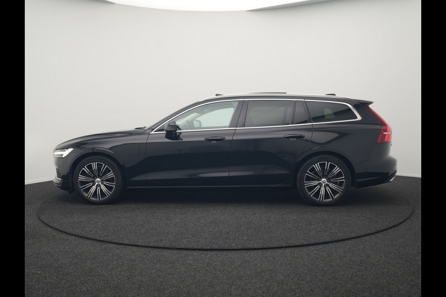Volvo V60 2.0 T6 Recharge AWD Inscription Plug In Hybrid 350pk PHEV | Trekhaak Af Fabriek | Panodak | Adaptive Cruise | Adaptive LED | Harman & Kardon |  Lederen Sportstoelen Memory & Verwarmd | Blis | Apple Carplay | Pilot Assist | Navigatie | Virtual |