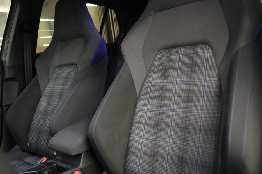 Volkswagen Golf 1.4 eHybrid GTE / HEADUP/PANO/IQLIGHT/CAM/CARPLAY/VOL Volkswagen Golf 1.4 eHybrid GTE / HEADUP/PANO/IQLIGHT/CAM/CARPLAY/VOL