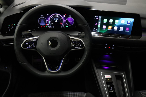 Volkswagen Golf 1.4 eHybrid GTE / HEADUP/PANO/IQLIGHT/CAM/CARPLAY/VOL Volkswagen Golf 1.4 eHybrid GTE / HEADUP/PANO/IQLIGHT/CAM/CARPLAY/VOL