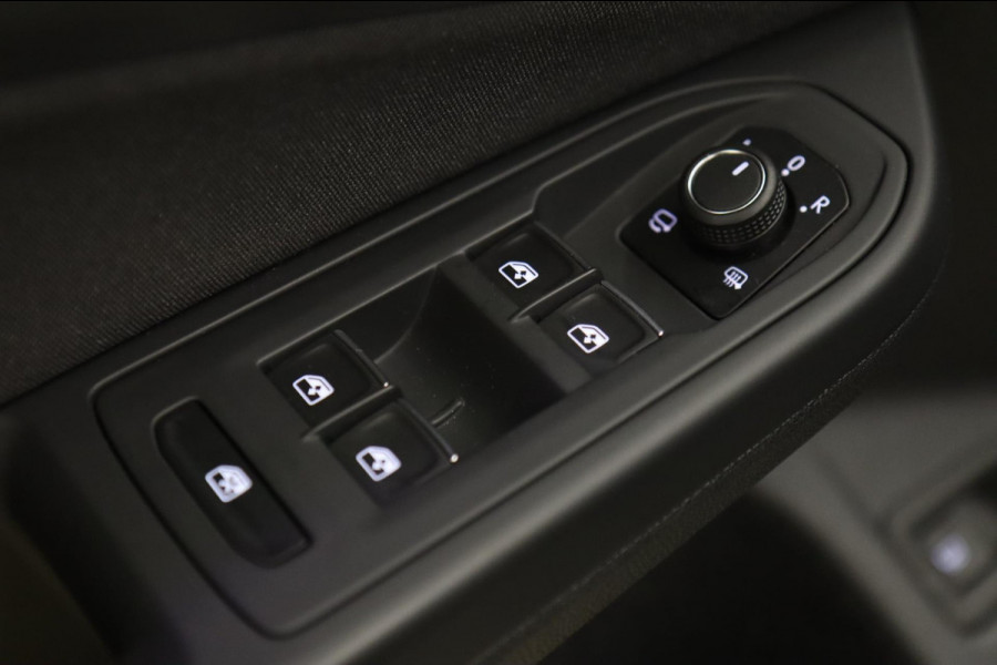 Volkswagen Golf 1.4 eHybrid GTE / HEADUP/PANO/IQLIGHT/CAM/CARPLAY/VOL Volkswagen Golf 1.4 eHybrid GTE / HEADUP/PANO/IQLIGHT/CAM/CARPLAY/VOL