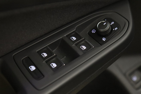 Volkswagen Golf 1.4 eHybrid GTE / HEADUP/PANO/IQLIGHT/CAM/CARPLAY/VOL Volkswagen Golf 1.4 eHybrid GTE / HEADUP/PANO/IQLIGHT/CAM/CARPLAY/VOL