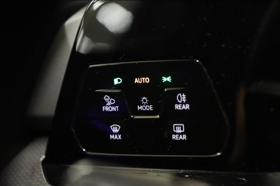 Volkswagen Golf 1.4 eHybrid GTE / HEADUP/PANO/IQLIGHT/CAM/CARPLAY/VOL Volkswagen Golf 1.4 eHybrid GTE / HEADUP/PANO/IQLIGHT/CAM/CARPLAY/VOL