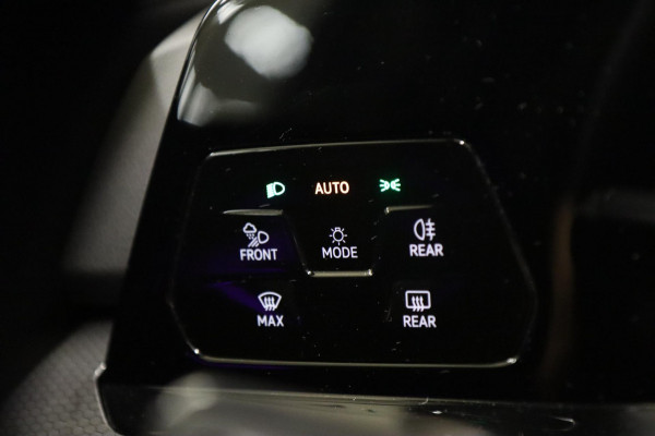 Volkswagen Golf 1.4 eHybrid GTE / HEADUP/PANO/IQLIGHT/CAM/CARPLAY/VOL Volkswagen Golf 1.4 eHybrid GTE / HEADUP/PANO/IQLIGHT/CAM/CARPLAY/VOL