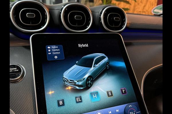 Mercedes-Benz C-Klasse Estate 300 e AMG Line Garantie Trekhaak Massage Pano Ambient 360 Blindspot Elek Achterklep StoelVW Rijklaar