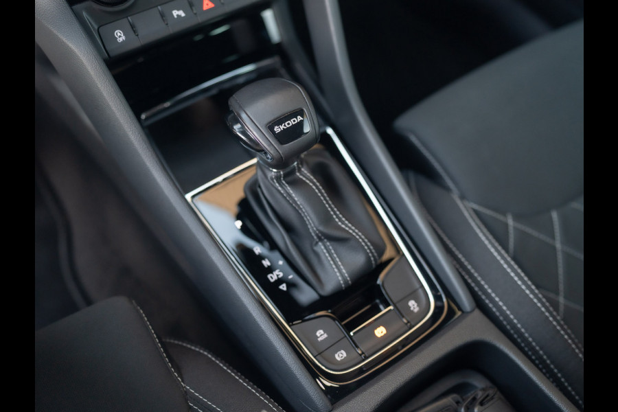 Škoda Karoq 1.5 TSI 150Pk ACT Sportline Business | Trekhaak wegkl. | Elk. A-klep | Camera | Keyless | Adapt. Cr. | Prijs Rijklaar!!