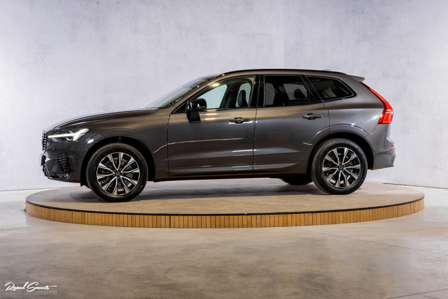 Volvo XC60 2.0 B4 R-Design | Harman Kardon | Adaptieve cruise | Memory | Achterbank verwarmd |