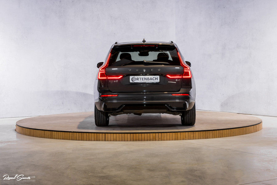 Volvo XC60 2.0 B4 R-Design | Harman Kardon | Adaptieve cruise | Memory | Achterbank verwarmd |