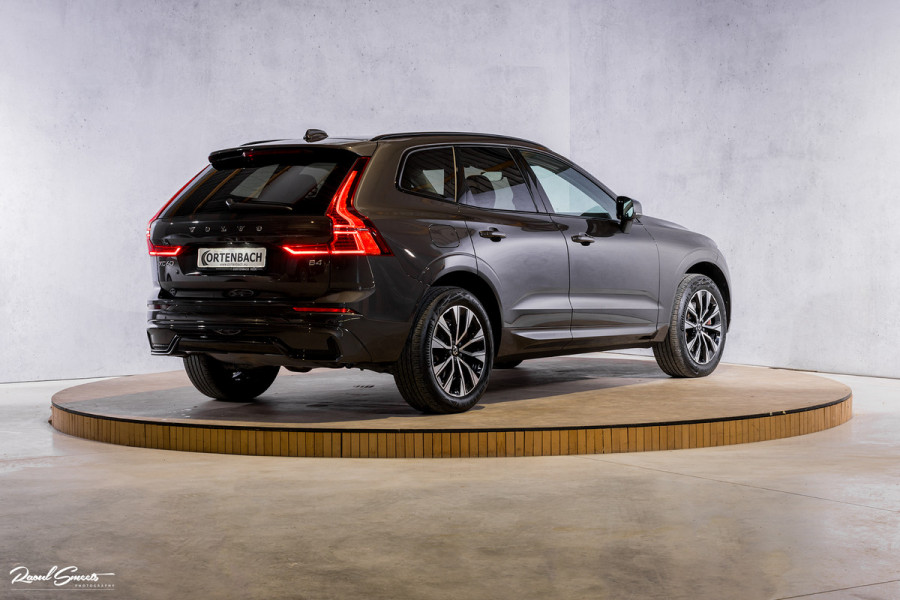 Volvo XC60 2.0 B4 R-Design | Harman Kardon | Adaptieve cruise | Memory | Achterbank verwarmd |