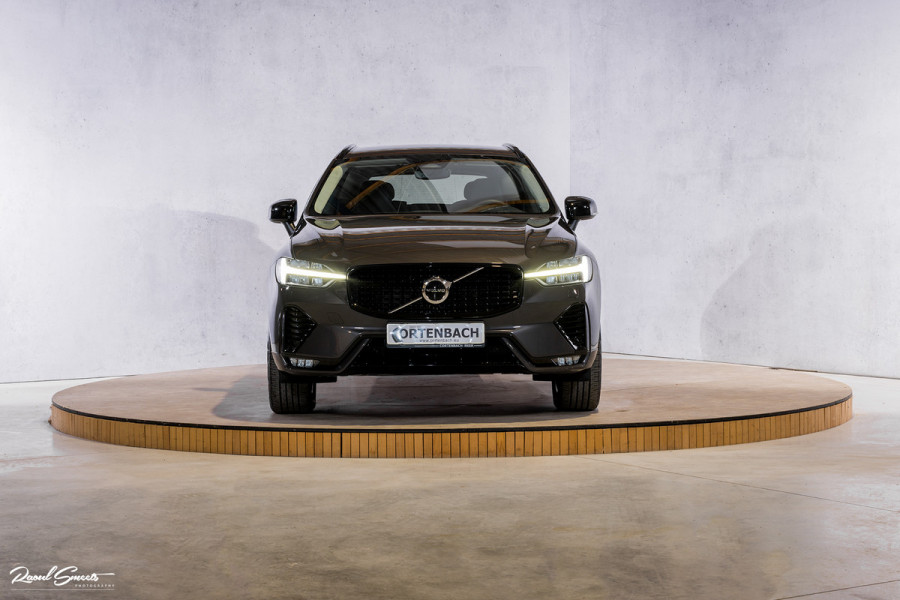 Volvo XC60 2.0 B4 R-Design | Harman Kardon | Adaptieve cruise | Memory | Achterbank verwarmd |