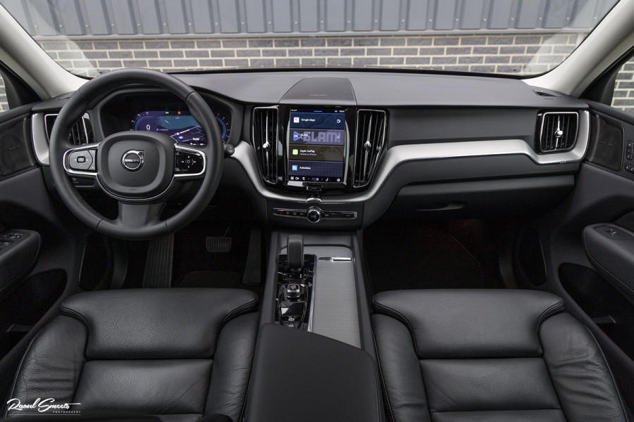 Volvo XC60 2.0 B4 R-Design | Harman Kardon | Adaptieve cruise | Memory | Achterbank verwarmd |