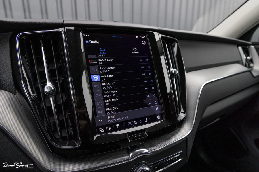 Volvo XC60 2.0 B4 R-Design | Harman Kardon | Adaptieve cruise | Memory | Achterbank verwarmd |