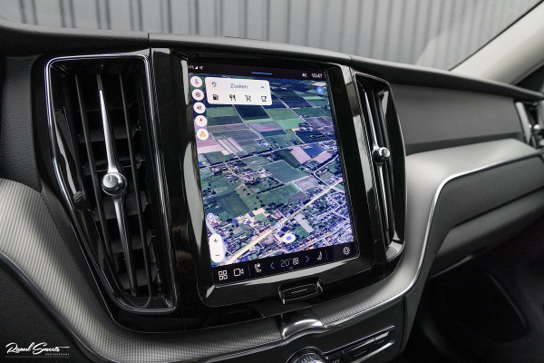 Volvo XC60 2.0 B4 R-Design | Harman Kardon | Adaptieve cruise | Memory | Achterbank verwarmd |