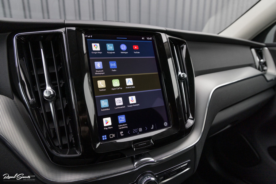Volvo XC60 2.0 B4 R-Design | Harman Kardon | Adaptieve cruise | Memory | Achterbank verwarmd |