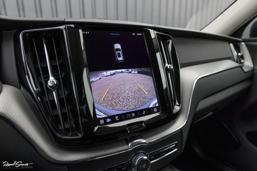 Volvo XC60 2.0 B4 R-Design | Harman Kardon | Adaptieve cruise | Memory | Achterbank verwarmd |